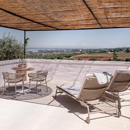 Hotel Masseria Auraterrae 5*