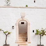 Hotel Masseria Auraterrae 5*
