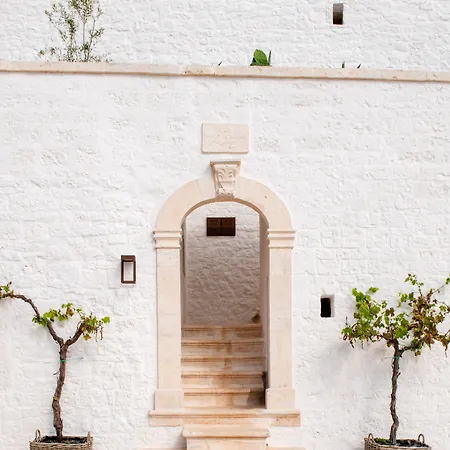 Hotel Masseria Auraterrae 5*